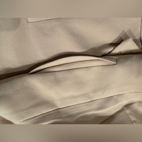 NWOT Bar III Cropped Pants Tan Size 12 - Picture 3 of 9